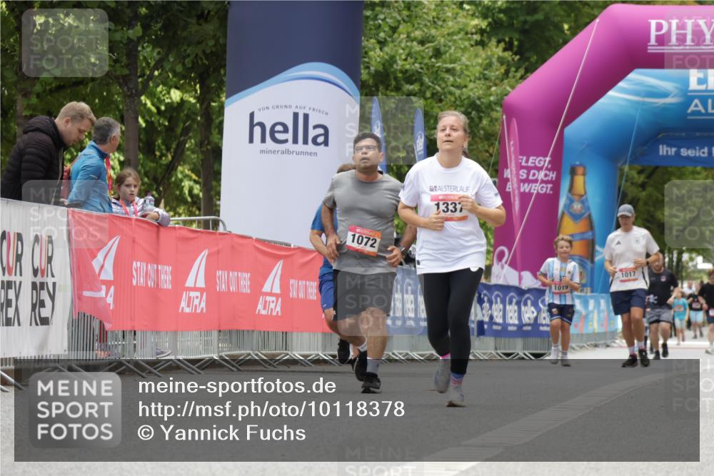 06.09.2026 - CURREX Alsterlauf Yannick Fuchs http://msf.ph/oto/10118378 06.09.2026 12:02:17 Ziel 1209 meine-sportfotos.de