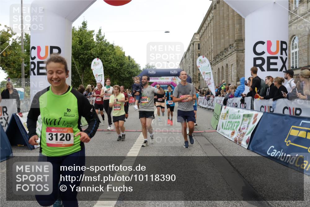 06.09.2026 - CURREX Alsterlauf Yannick Fuchs http://msf.ph/oto/10118390 06.09.2026 09:59:48 Ziel 2269, 2660, 2676, 3119, 3120, 3414, 4042, 4209, 4323, 4324, 4498, 4889, 4916, 5055, 5056, 5154, 5229, 5269, 5497, 5800, 6017, 6148, 6244, 6268 meine-sportfotos.de
