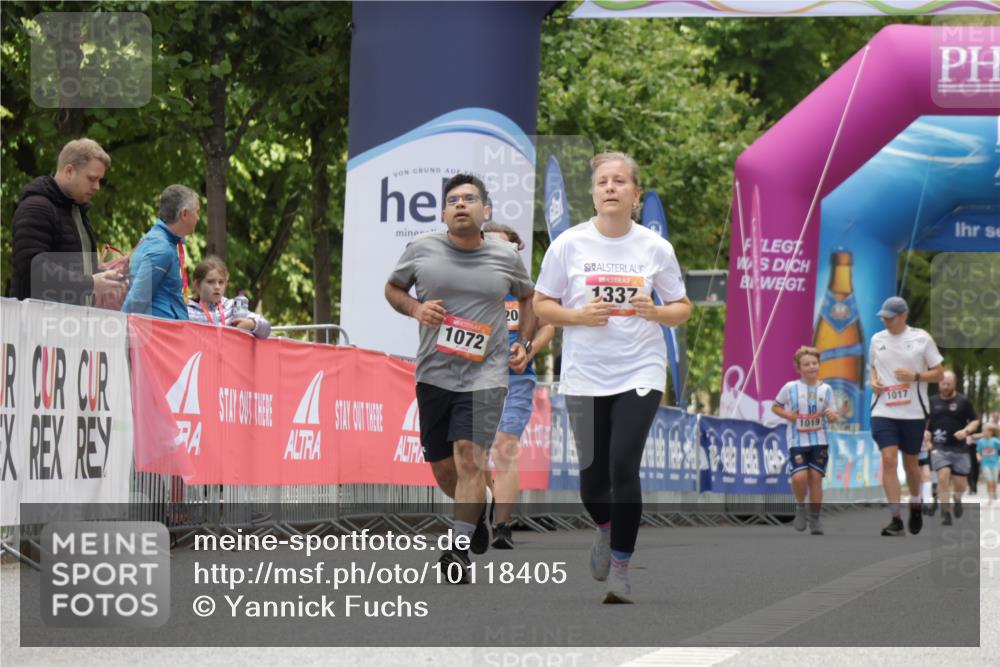 06.09.2026 - CURREX Alsterlauf Yannick Fuchs http://msf.ph/oto/10118405 06.09.2026 12:02:18 Ziel 1072, 1209, 1337 meine-sportfotos.de