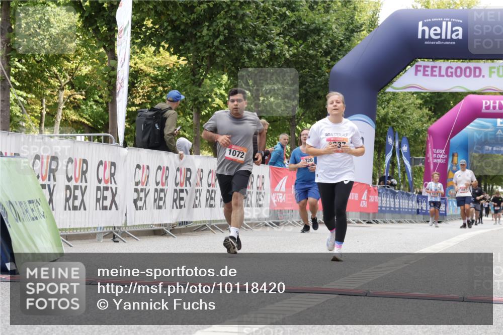 06.09.2026 - CURREX Alsterlauf Yannick Fuchs http://msf.ph/oto/10118420 06.09.2026 12:02:21 Ziel 1072, 1337 meine-sportfotos.de