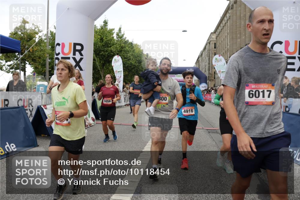 06.09.2026 - CURREX Alsterlauf Yannick Fuchs http://msf.ph/oto/10118454 06.09.2026 09:59:49 Ziel 2269, 2660, 2676, 3119, 3120, 3414, 4042, 4209, 4323, 4324, 4498, 4889, 4916, 5055, 5056, 5154, 5229, 5497, 5800, 6017, 6148, 6244, 6268, 8082 meine-sportfotos.de
