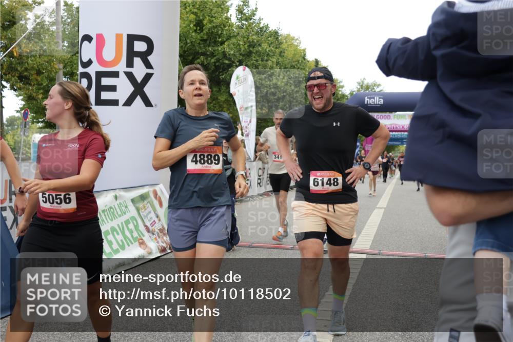 06.09.2026 - CURREX Alsterlauf Yannick Fuchs http://msf.ph/oto/10118502 06.09.2026 09:59:51 Ziel 2269, 2660, 2676, 3119, 3120, 3414, 3801, 4209, 4323, 4324, 4498, 4889, 4916, 5055, 5056, 5229, 5377, 5497, 5800, 6017, 6148, 6244, 6268, 8082 meine-sportfotos.de