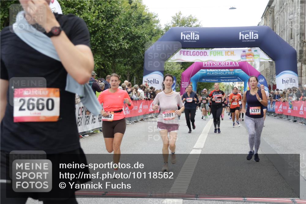 06.09.2026 - CURREX Alsterlauf Yannick Fuchs http://msf.ph/oto/10118562 06.09.2026 09:59:53 Ziel 2269, 2660, 3119, 3120, 3414, 3801, 4209, 4498, 4739, 4889, 4916, 5055, 5056, 5229, 5267, 5377, 5497, 5800, 6017, 6148, 6244, 6268, 8082 meine-sportfotos.de