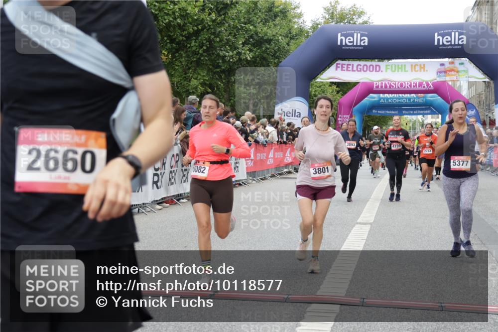 06.09.2026 - CURREX Alsterlauf Yannick Fuchs http://msf.ph/oto/10118577 06.09.2026 09:59:54 Ziel 2238, 2660, 3414, 3801, 4209, 4498, 4739, 4889, 4916, 5055, 5056, 5229, 5267, 5377, 5497, 6017, 6148, 6244, 6268, 8082 meine-sportfotos.de