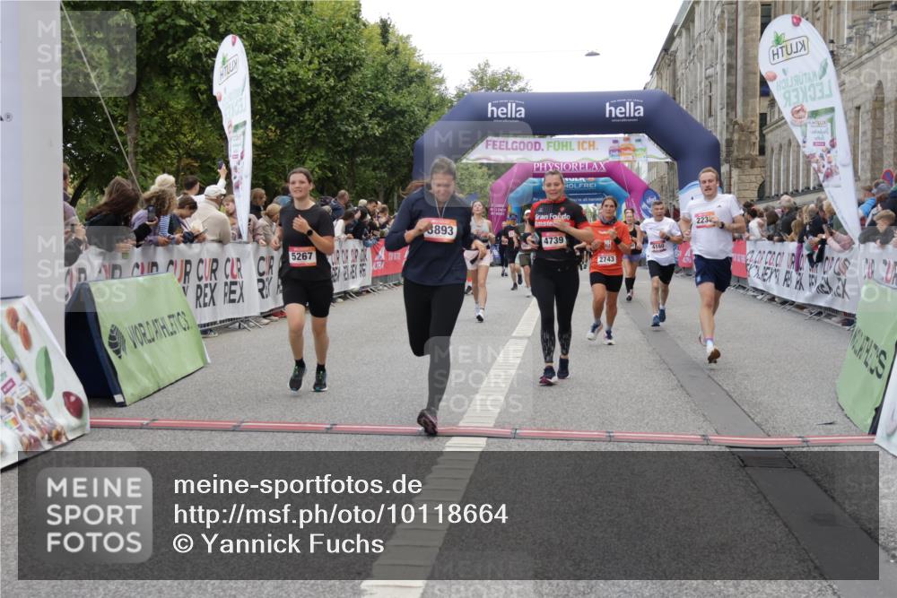06.09.2026 - CURREX Alsterlauf Yannick Fuchs http://msf.ph/oto/10118664 06.09.2026 09:59:57 Ziel 2238, 2660, 2743, 3179, 3414, 3801, 4180, 4209, 4498, 4739, 5267, 5377, 8023, 8082 meine-sportfotos.de