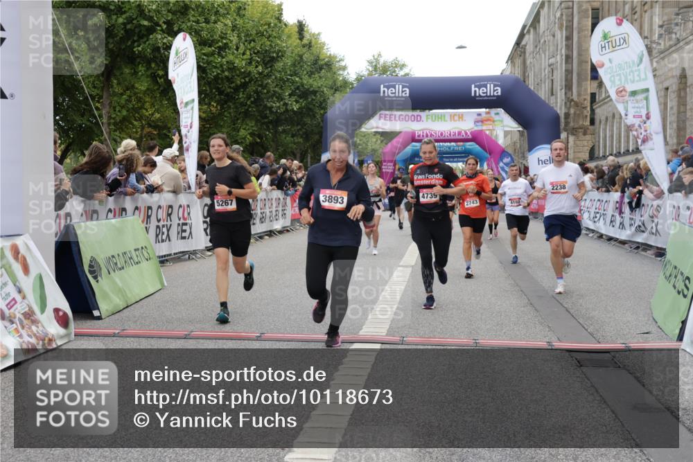 06.09.2026 - CURREX Alsterlauf Yannick Fuchs http://msf.ph/oto/10118673 06.09.2026 09:59:57 Ziel 2238, 2660, 2743, 3179, 3414, 3801, 4180, 4209, 4498, 4739, 5267, 5377, 8023, 8082 meine-sportfotos.de