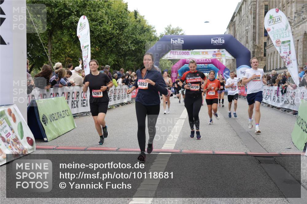 06.09.2026 - CURREX Alsterlauf Yannick Fuchs http://msf.ph/oto/10118681 06.09.2026 09:59:57 Ziel 2238, 2660, 2743, 3179, 3414, 3801, 4180, 4209, 4498, 4739, 5267, 5377, 8023, 8082 meine-sportfotos.de