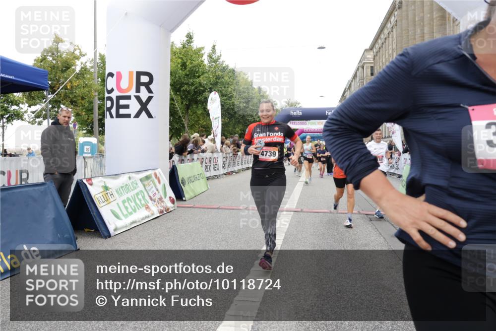 06.09.2026 - CURREX Alsterlauf Yannick Fuchs http://msf.ph/oto/10118724 06.09.2026 10:00:00 Ziel 2136, 2238, 2300, 2528, 2743, 2947, 3179, 3268, 3294, 3511, 3801, 4180, 4424, 4739, 5267, 5377, 5823, 8023, 8082, 8314 meine-sportfotos.de