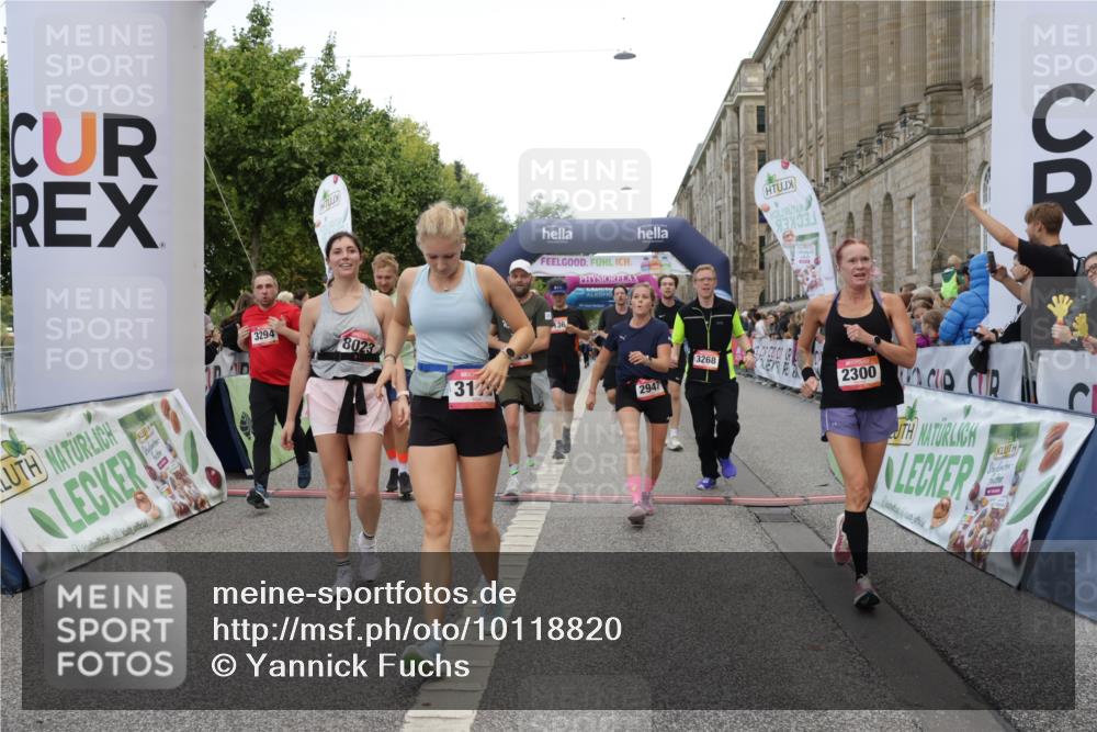 06.09.2026 - CURREX Alsterlauf Yannick Fuchs http://msf.ph/oto/10118820 06.09.2026 10:00:03 Ziel 2136, 2238, 2300, 2528, 2686, 2743, 2947, 3179, 3268, 3294, 3511, 4136, 4180, 4237, 4424, 4739, 5267, 5501, 5823, 6254, 8023, 8314 meine-sportfotos.de