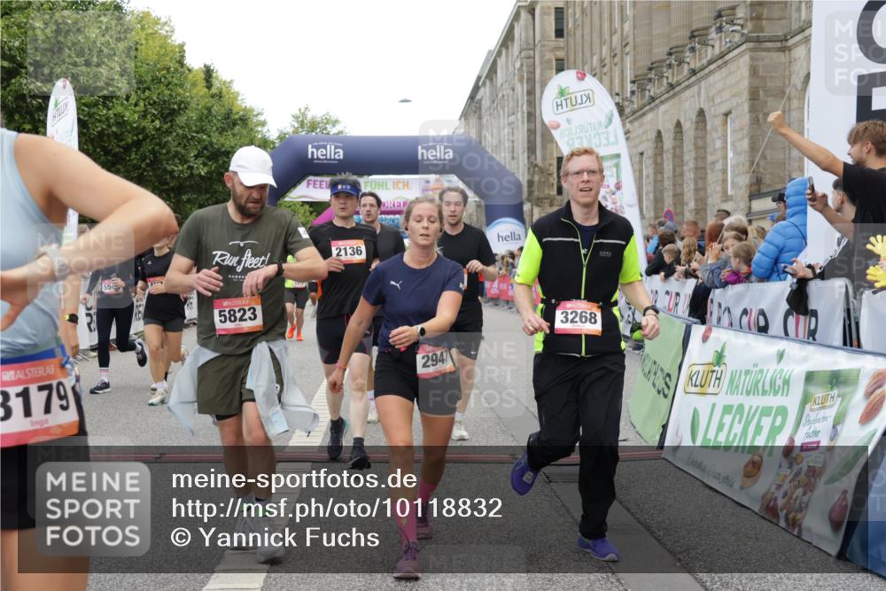 06.09.2026 - CURREX Alsterlauf Yannick Fuchs http://msf.ph/oto/10118832 06.09.2026 10:00:04 Ziel 2136, 2238, 2300, 2528, 2686, 2743, 2947, 3179, 3268, 3294, 3364, 3511, 4136, 4180, 4237, 4424, 4739, 5267, 5472, 5501, 5738, 5823, 6254, 8002, 8023, 8314 meine-sportfotos.de