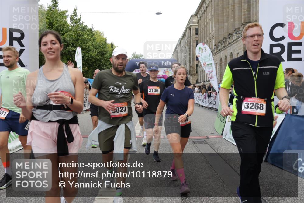 06.09.2026 - CURREX Alsterlauf Yannick Fuchs http://msf.ph/oto/10118879 06.09.2026 10:00:05 Ziel 2136, 2238, 2300, 2528, 2686, 2743, 2947, 3179, 3268, 3294, 3364, 3511, 4136, 4180, 4237, 4424, 4739, 5267, 5472, 5501, 5738, 5741, 5823, 6254, 8002, 8023, 8314 meine-sportfotos.de