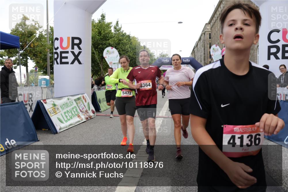 06.09.2026 - CURREX Alsterlauf Yannick Fuchs http://msf.ph/oto/10118976 06.09.2026 10:00:10 Ziel 2136, 2300, 2528, 2686, 2947, 3006, 3262, 3268, 3294, 3364, 3511, 3897, 4136, 4237, 4407, 4424, 5472, 5501, 5738, 5741, 5823, 6028, 6241, 6254, 6299, 8002, 8035, 8212, 8314 meine-sportfotos.de