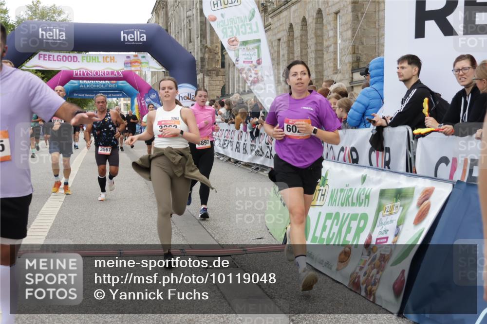 06.09.2026 - CURREX Alsterlauf Yannick Fuchs http://msf.ph/oto/10119048 06.09.2026 10:00:13 Ziel 2686, 2940, 3006, 3262, 3364, 3506, 3507, 3567, 3897, 4136, 4237, 4407, 5472, 5501, 5622, 5738, 5741, 6028, 6241, 6254, 6299, 8002, 8035, 8212 meine-sportfotos.de