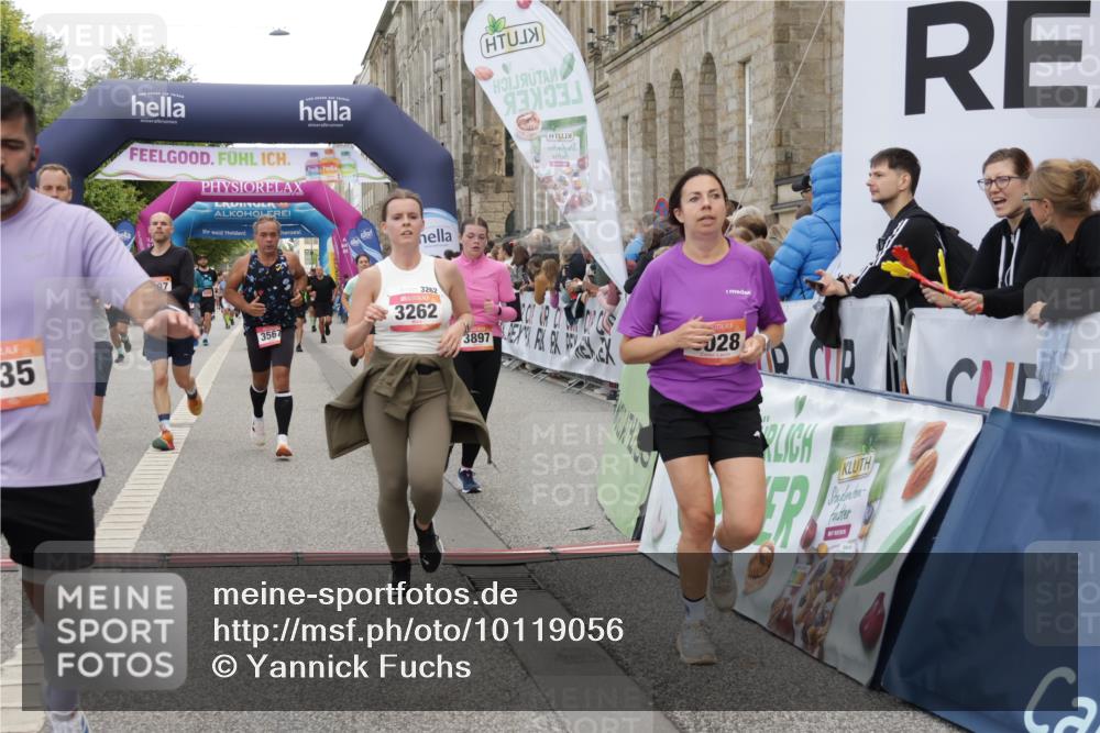 06.09.2026 - CURREX Alsterlauf Yannick Fuchs http://msf.ph/oto/10119056 06.09.2026 10:00:14 Ziel 2940, 3006, 3262, 3364, 3506, 3507, 3567, 3897, 4136, 4407, 5222, 5472, 5622, 5738, 5741, 6028, 6112, 6241, 6254, 6299, 8002, 8035, 8212 meine-sportfotos.de