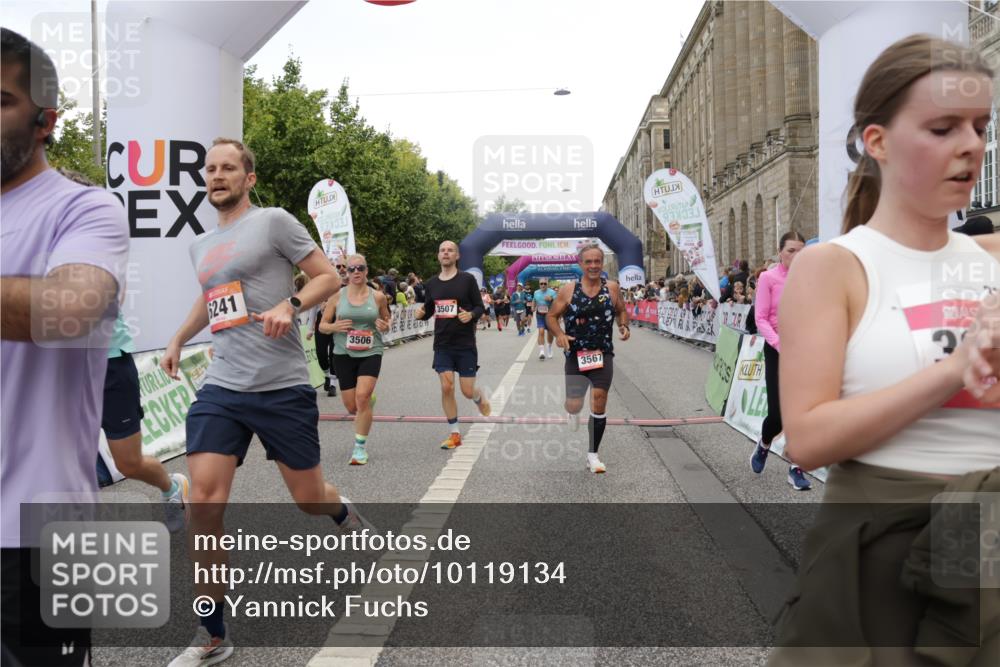 06.09.2026 - CURREX Alsterlauf Yannick Fuchs http://msf.ph/oto/10119134 06.09.2026 10:00:16 Ziel 2940, 3006, 3262, 3364, 3506, 3507, 3567, 3574, 3897, 4407, 5222, 5472, 5622, 5738, 5741, 6028, 6112, 6241, 6299, 8002, 8035, 8212 meine-sportfotos.de