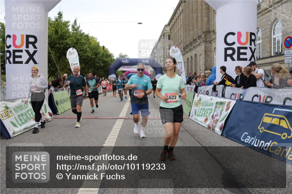 06.09.2026 - CURREX Alsterlauf Yannick Fuchs http://msf.ph/oto/10119233 06.09.2026 10:00:19 Ziel 2089, 2273, 2274, 2505, 2940, 3006, 3262, 3506, 3507, 3567, 3574, 3897, 4296, 5005, 5222, 5622, 6028, 6112, 6241, 6258, 6291, 6299, 6457, 8035, 8212 meine-sportfotos.de