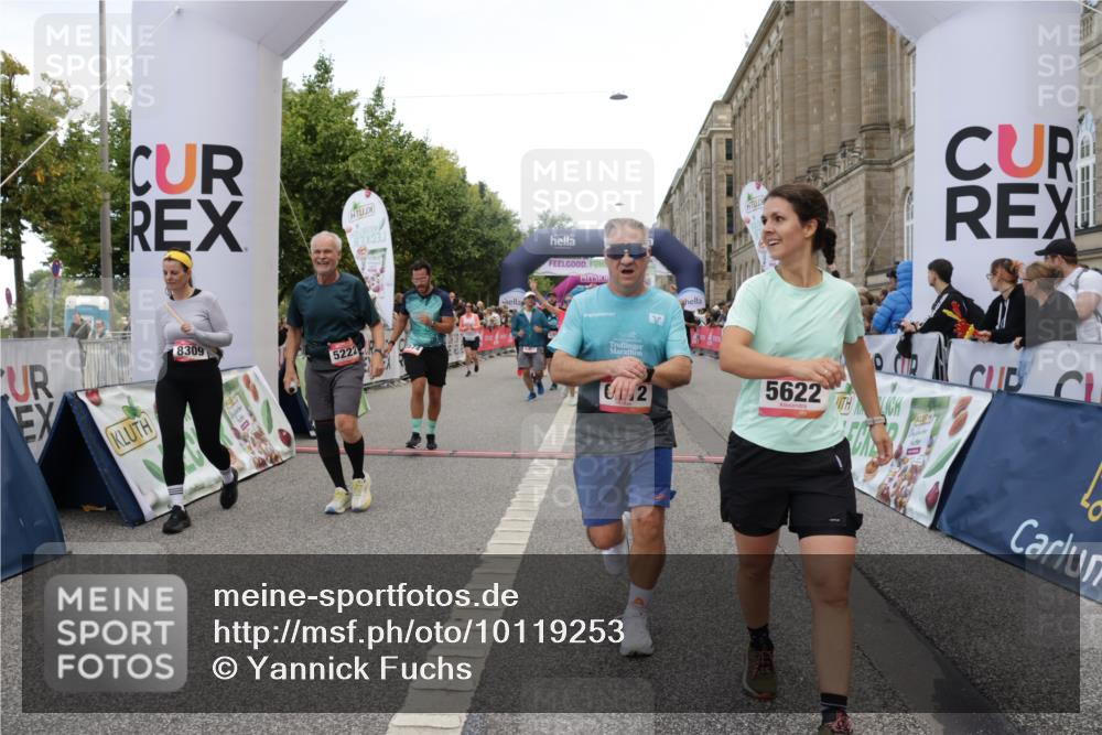 06.09.2026 - CURREX Alsterlauf Yannick Fuchs http://msf.ph/oto/10119253 06.09.2026 10:00:20 Ziel 2089, 2273, 2274, 2505, 2856, 2940, 3006, 3262, 3506, 3507, 3567, 3574, 3897, 4296, 4578, 5005, 5222, 5536, 5622, 6028, 6112, 6241, 6258, 6291, 6299, 6457, 8212 meine-sportfotos.de