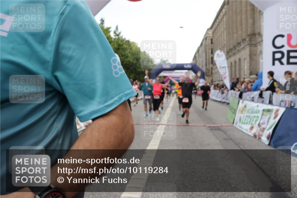 06.09.2026 - CURREX Alsterlauf Yannick Fuchs http://msf.ph/oto/10119284 06.09.2026 10:00:21 Ziel 2089, 2273, 2274, 2505, 2856, 2940, 3006, 3506, 3507, 3567, 3574, 3897, 4296, 4578, 5005, 5222, 5536, 5622, 6112, 6241, 6258, 6291, 6457, 8212 meine-sportfotos.de
