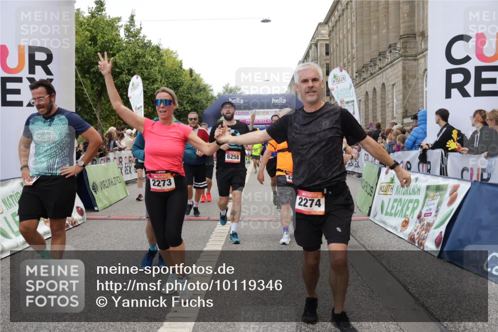 06.09.2026 - CURREX Alsterlauf Yannick Fuchs http://msf.ph/oto/10119346 06.09.2026 10:00:23 Ziel 2089, 2273, 2274, 2505, 2671, 2856, 2940, 3506, 3507, 3567, 3574, 4296, 4524, 4578, 5005, 5222, 5536, 5622, 6112, 6258, 6291, 6457 meine-sportfotos.de