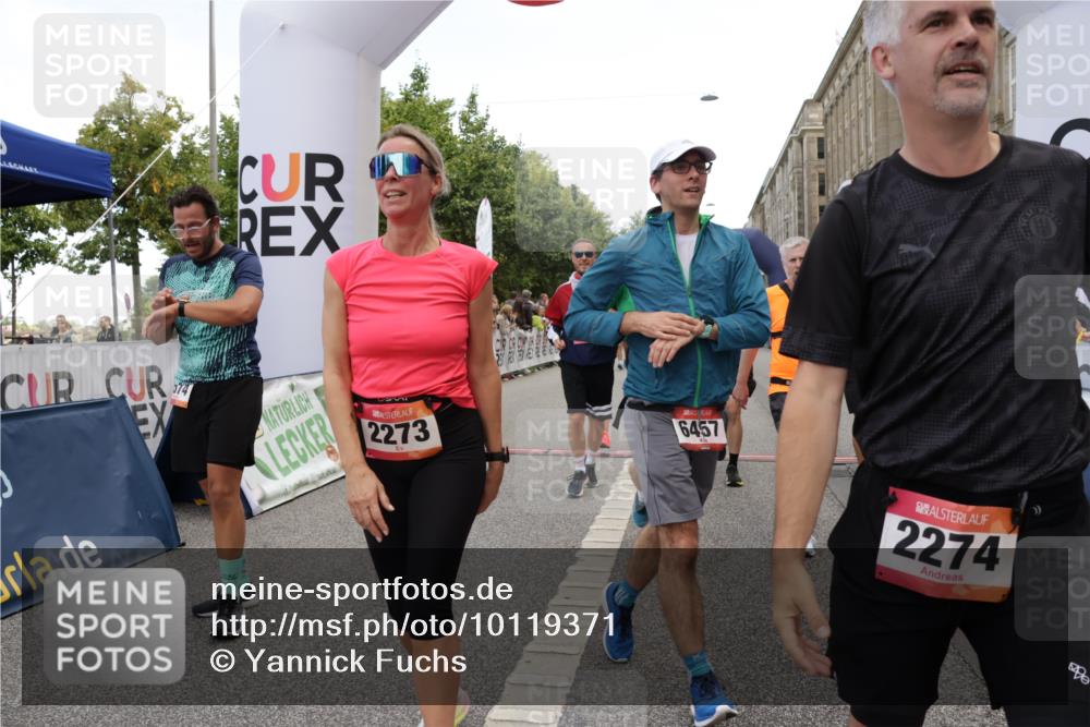 06.09.2026 - CURREX Alsterlauf Yannick Fuchs http://msf.ph/oto/10119371 06.09.2026 10:00:24 Ziel 2089, 2257, 2273, 2274, 2505, 2671, 2856, 3574, 4296, 4524, 4578, 5005, 5222, 5536, 5622, 6112, 6258, 6291, 6457, 8008 meine-sportfotos.de