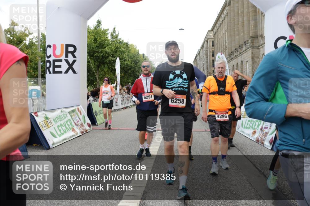 06.09.2026 - CURREX Alsterlauf Yannick Fuchs http://msf.ph/oto/10119385 06.09.2026 10:00:25 Ziel 2089, 2257, 2273, 2274, 2505, 2671, 2856, 3574, 4296, 4461, 4524, 4578, 5005, 5222, 5536, 5622, 6112, 6258, 6291, 6457, 8008 meine-sportfotos.de