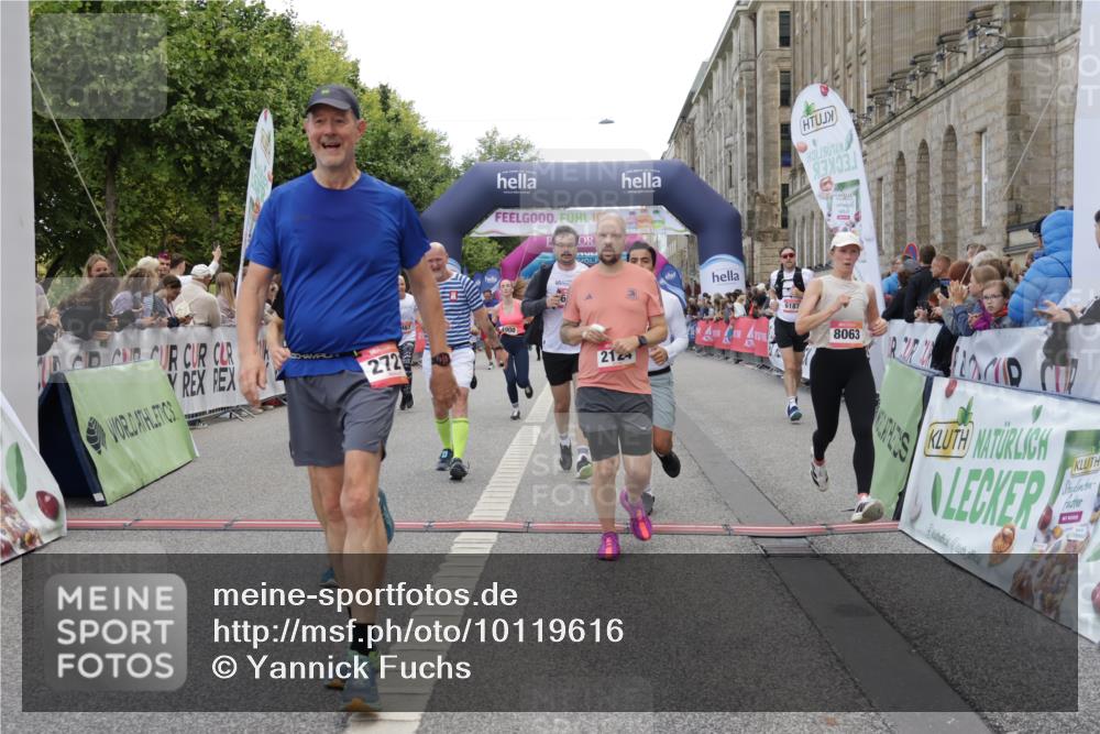 06.09.2026 - CURREX Alsterlauf Yannick Fuchs http://msf.ph/oto/10119616 06.09.2026 10:00:33 Ziel 2124, 2257, 2545, 2671, 2721, 3848, 4461, 4468, 4524, 4577, 4900, 5467, 5567, 5832, 5833, 6180, 6187, 6436, 8008, 8063, 8318 meine-sportfotos.de