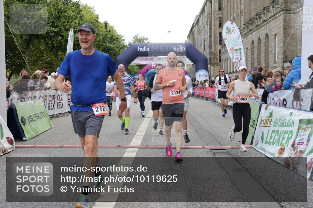 06.09.2026 - CURREX Alsterlauf Yannick Fuchs http://msf.ph/oto/10119625 06.09.2026 10:00:33 Ziel 2124, 2257, 2545, 2671, 2721, 3848, 4461, 4468, 4524, 4577, 4900, 5467, 5567, 5832, 5833, 6180, 6187, 6436, 8008, 8063, 8318 meine-sportfotos.de