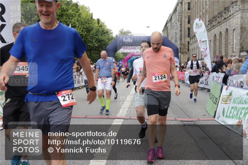 06.09.2026 - CURREX Alsterlauf Yannick Fuchs http://msf.ph/oto/10119676 06.09.2026 10:00:34 Ziel 2124, 2257, 2545, 2671, 2721, 3848, 4461, 4468, 4524, 4577, 4900, 5467, 5567, 5832, 5833, 6180, 6187, 6436, 8008, 8063, 8318 meine-sportfotos.de