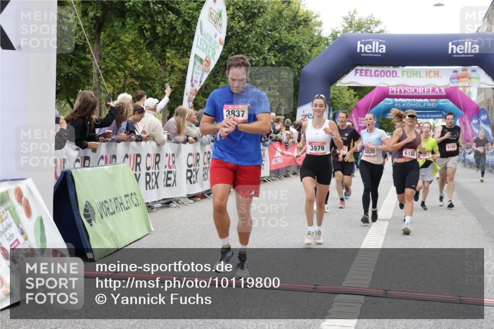 06.09.2026 - CURREX Alsterlauf Yannick Fuchs http://msf.ph/oto/10119800 06.09.2026 10:00:40 Ziel 2124, 2531, 2545, 3604, 3820, 3837, 3848, 3979, 4084, 4577, 4900, 5108, 5467, 5567, 5832, 5833, 6106, 6180, 6187, 6257, 6436, 8063, 8068, 8140 meine-sportfotos.de