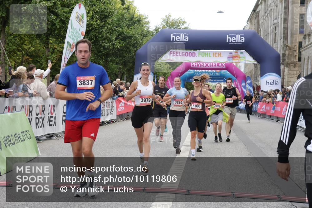 06.09.2026 - CURREX Alsterlauf Yannick Fuchs http://msf.ph/oto/10119806 06.09.2026 10:00:41 Ziel 2531, 3604, 3820, 3837, 3848, 3979, 4084, 4577, 4900, 5108, 5467, 5567, 5832, 5833, 5930, 6106, 6180, 6187, 6257, 6436, 8063, 8068, 8140 meine-sportfotos.de