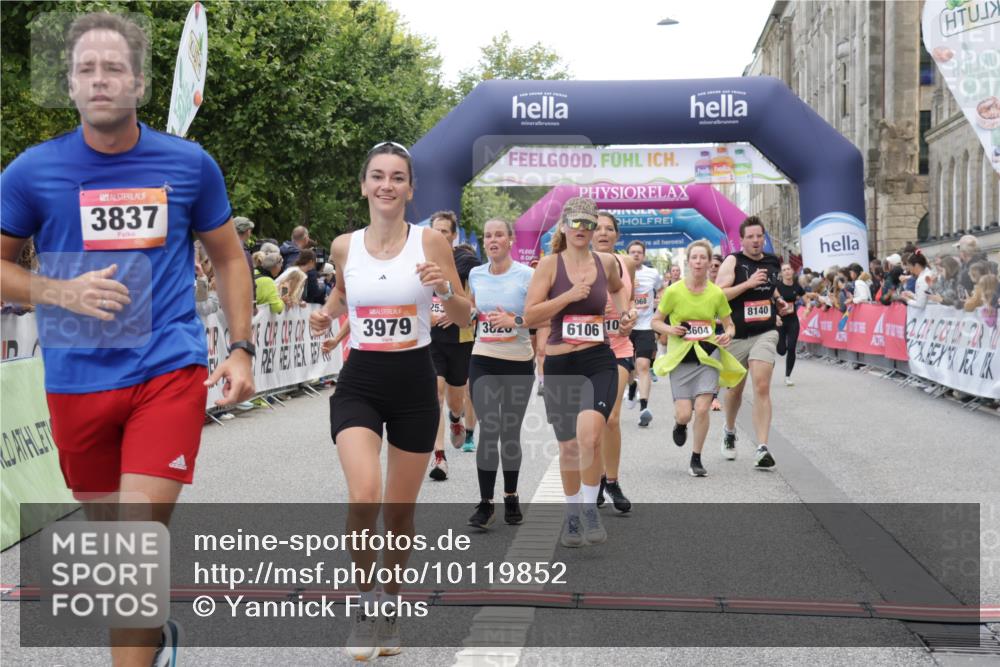06.09.2026 - CURREX Alsterlauf Yannick Fuchs http://msf.ph/oto/10119852 06.09.2026 10:00:42 Ziel 2531, 2698, 3604, 3820, 3837, 3848, 3979, 4084, 4577, 4900, 5108, 5467, 5519, 5567, 5832, 5833, 5930, 6106, 6187, 6257, 8068, 8140 meine-sportfotos.de