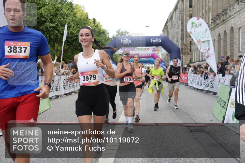06.09.2026 - CURREX Alsterlauf Yannick Fuchs http://msf.ph/oto/10119872 06.09.2026 10:00:43 Ziel 2531, 2698, 3604, 3820, 3837, 3848, 3979, 4084, 4900, 5108, 5240, 5467, 5519, 5724, 5832, 5833, 5930, 6106, 6187, 6257, 6397, 6480, 8068, 8140 meine-sportfotos.de