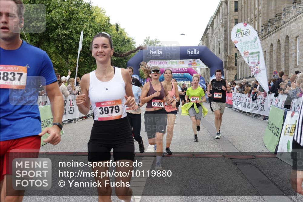 06.09.2026 - CURREX Alsterlauf Yannick Fuchs http://msf.ph/oto/10119880 06.09.2026 10:00:43 Ziel 2531, 2698, 3604, 3820, 3837, 3848, 3979, 4084, 4900, 5108, 5240, 5467, 5519, 5724, 5832, 5833, 5930, 6106, 6187, 6257, 6397, 6480, 8068, 8140 meine-sportfotos.de