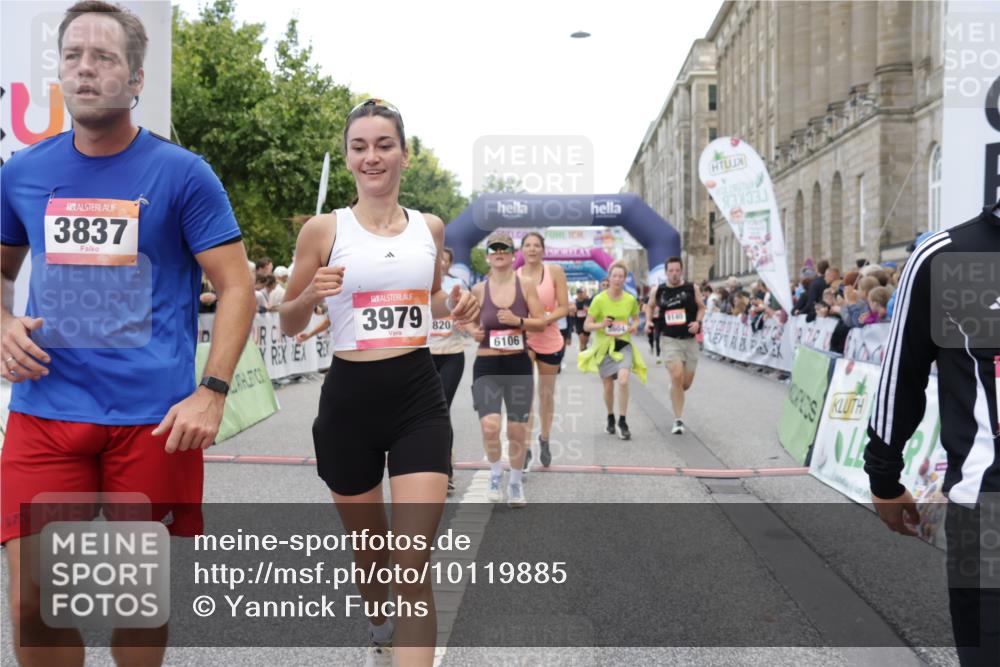 06.09.2026 - CURREX Alsterlauf Yannick Fuchs http://msf.ph/oto/10119885 06.09.2026 10:00:43 Ziel 2531, 2698, 3604, 3820, 3837, 3848, 3979, 4084, 4900, 5108, 5240, 5467, 5519, 5724, 5832, 5833, 5930, 6106, 6187, 6257, 6397, 6480, 8068, 8140 meine-sportfotos.de