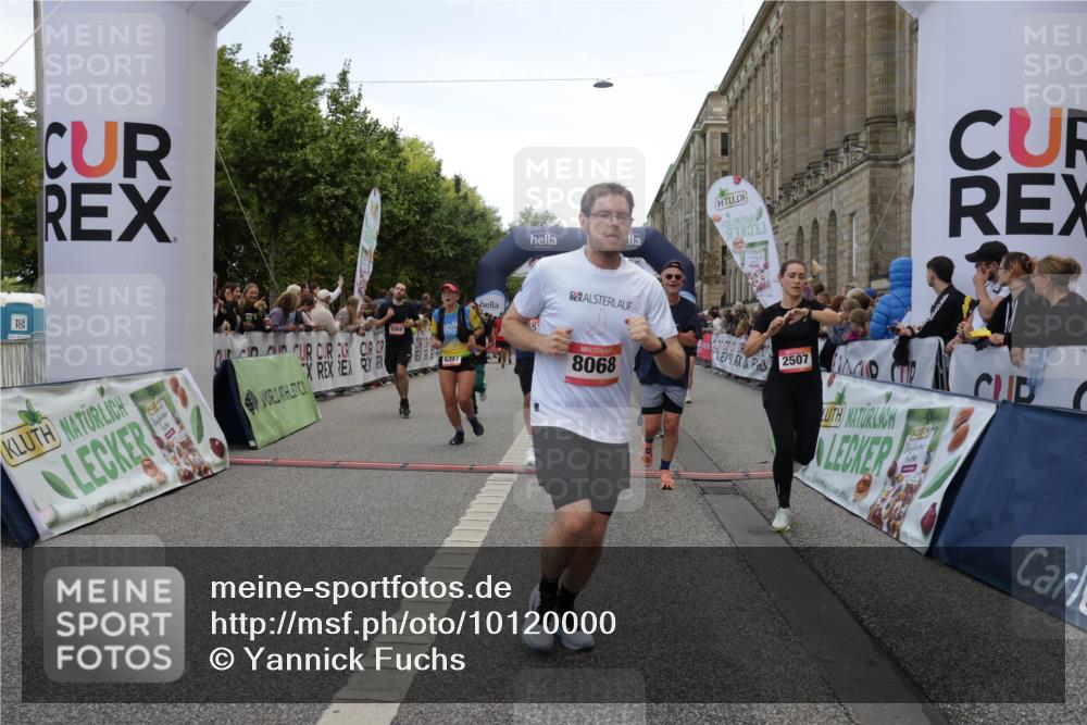 06.09.2026 - CURREX Alsterlauf Yannick Fuchs http://msf.ph/oto/10120000 06.09.2026 10:00:47 Ziel 2531, 2698, 2849, 2895, 3068, 3274, 3295, 3604, 3820, 3837, 3979, 4084, 5077, 5108, 5240, 5519, 5577, 5724, 5930, 6106, 6257, 6397, 6480, 8068, 8140, 8293 meine-sportfotos.de