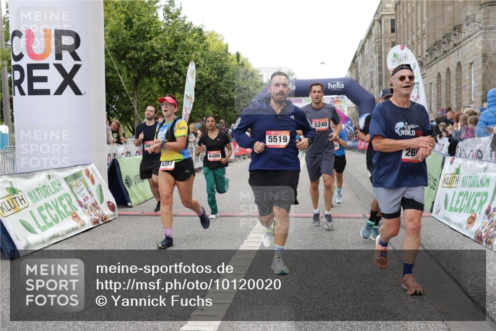 06.09.2026 - CURREX Alsterlauf Yannick Fuchs http://msf.ph/oto/10120020 06.09.2026 10:00:48 Ziel 2531, 2698, 2849, 2895, 3068, 3274, 3295, 3604, 3727, 3820, 3837, 3979, 4084, 4414, 5077, 5108, 5240, 5460, 5519, 5577, 5724, 5930, 6106, 6257, 6397, 6480, 8068, 8140, 8293 meine-sportfotos.de
