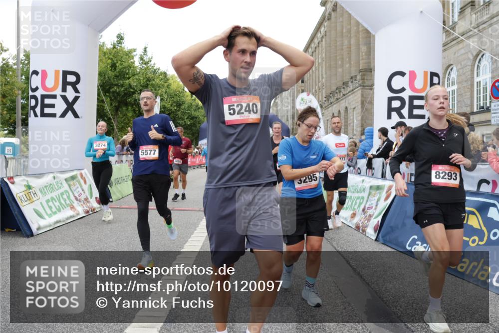 06.09.2026 - CURREX Alsterlauf Yannick Fuchs http://msf.ph/oto/10120097 06.09.2026 10:00:51 Ziel 2531, 2698, 2849, 2895, 3068, 3274, 3295, 3604, 3634, 3635, 3726, 3727, 4084, 4414, 5077, 5240, 5460, 5519, 5577, 5724, 5930, 6257, 6283, 6397, 6480, 8068, 8140, 8293 meine-sportfotos.de