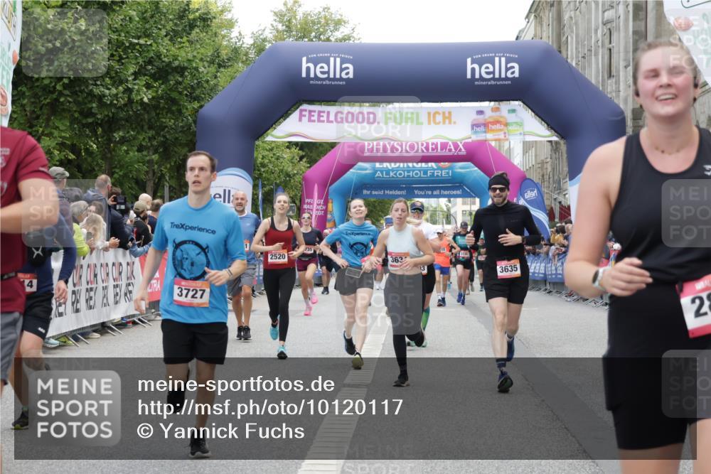 06.09.2026 - CURREX Alsterlauf Yannick Fuchs http://msf.ph/oto/10120117 06.09.2026 10:00:52 Ziel 2251, 2698, 2849, 2895, 3068, 3274, 3295, 3634, 3635, 3726, 3727, 3735, 4414, 5077, 5240, 5460, 5519, 5577, 5724, 5930, 6257, 6283, 6397, 6480, 8068, 8207, 8293 meine-sportfotos.de