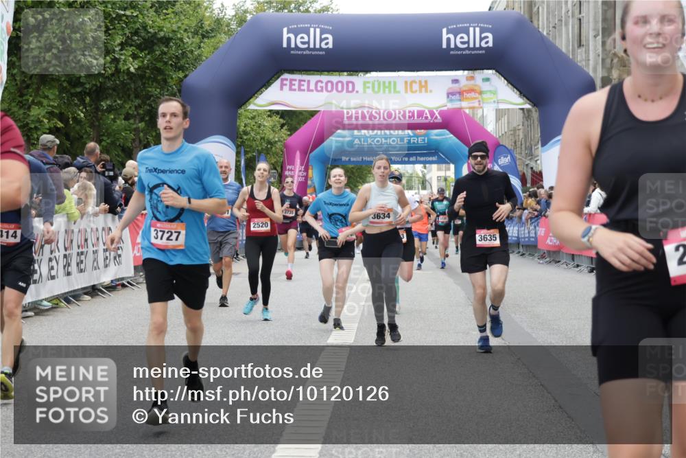 06.09.2026 - CURREX Alsterlauf Yannick Fuchs http://msf.ph/oto/10120126 06.09.2026 10:00:52 Ziel 2251, 2698, 2849, 2895, 3068, 3274, 3295, 3634, 3635, 3726, 3727, 3735, 4414, 5077, 5240, 5460, 5519, 5577, 5724, 5930, 6257, 6283, 6397, 6480, 8068, 8207, 8293 meine-sportfotos.de