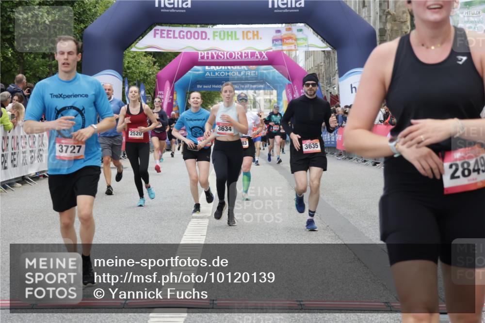 06.09.2026 - CURREX Alsterlauf Yannick Fuchs http://msf.ph/oto/10120139 06.09.2026 10:00:52 Ziel 2251, 2698, 2849, 2895, 3068, 3274, 3295, 3634, 3635, 3726, 3727, 3735, 4414, 5077, 5240, 5460, 5519, 5577, 5724, 5930, 6257, 6283, 6397, 6480, 8068, 8207, 8293 meine-sportfotos.de