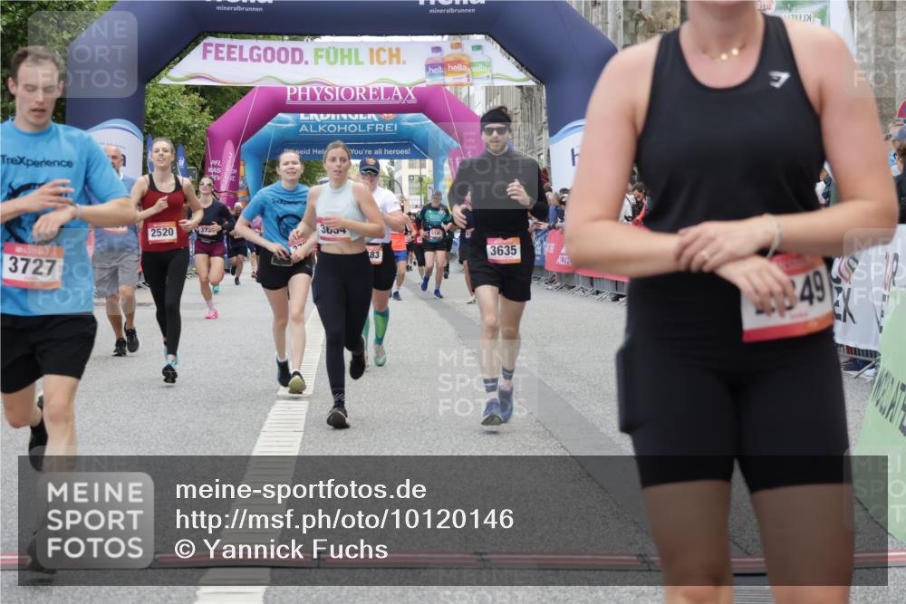 06.09.2026 - CURREX Alsterlauf Yannick Fuchs http://msf.ph/oto/10120146 06.09.2026 10:00:53 Ziel 2251, 2698, 2849, 2895, 3068, 3274, 3295, 3634, 3635, 3726, 3727, 3735, 4414, 5077, 5240, 5460, 5519, 5577, 5724, 5930, 6283, 6397, 6480, 8207, 8293 meine-sportfotos.de