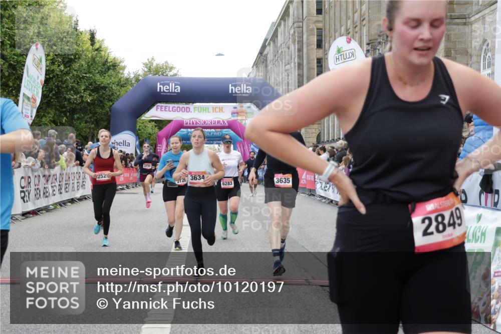 06.09.2026 - CURREX Alsterlauf Yannick Fuchs http://msf.ph/oto/10120197 06.09.2026 10:00:54 Ziel 2251, 2698, 2849, 2895, 3068, 3274, 3295, 3634, 3635, 3726, 3727, 3735, 4414, 5077, 5240, 5460, 5519, 5577, 5724, 6283, 6397, 6480, 8207, 8293 meine-sportfotos.de