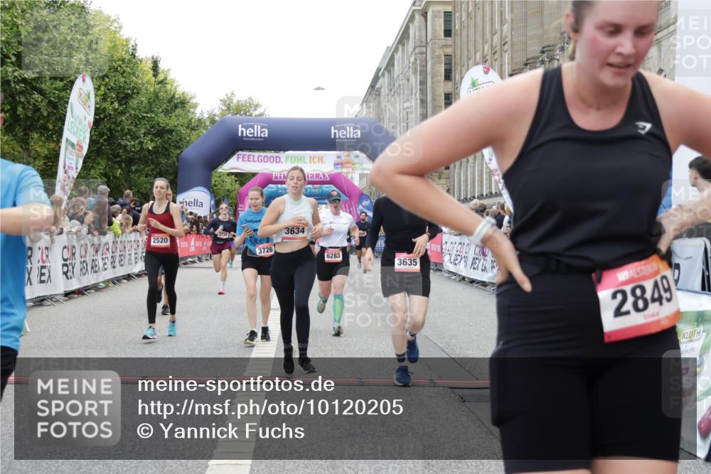 06.09.2026 - CURREX Alsterlauf Yannick Fuchs http://msf.ph/oto/10120205 06.09.2026 10:00:54 Ziel 2251, 2698, 2849, 2895, 3068, 3274, 3295, 3634, 3635, 3726, 3727, 3735, 4414, 5077, 5240, 5460, 5519, 5577, 5724, 6283, 6397, 6480, 8207, 8293 meine-sportfotos.de