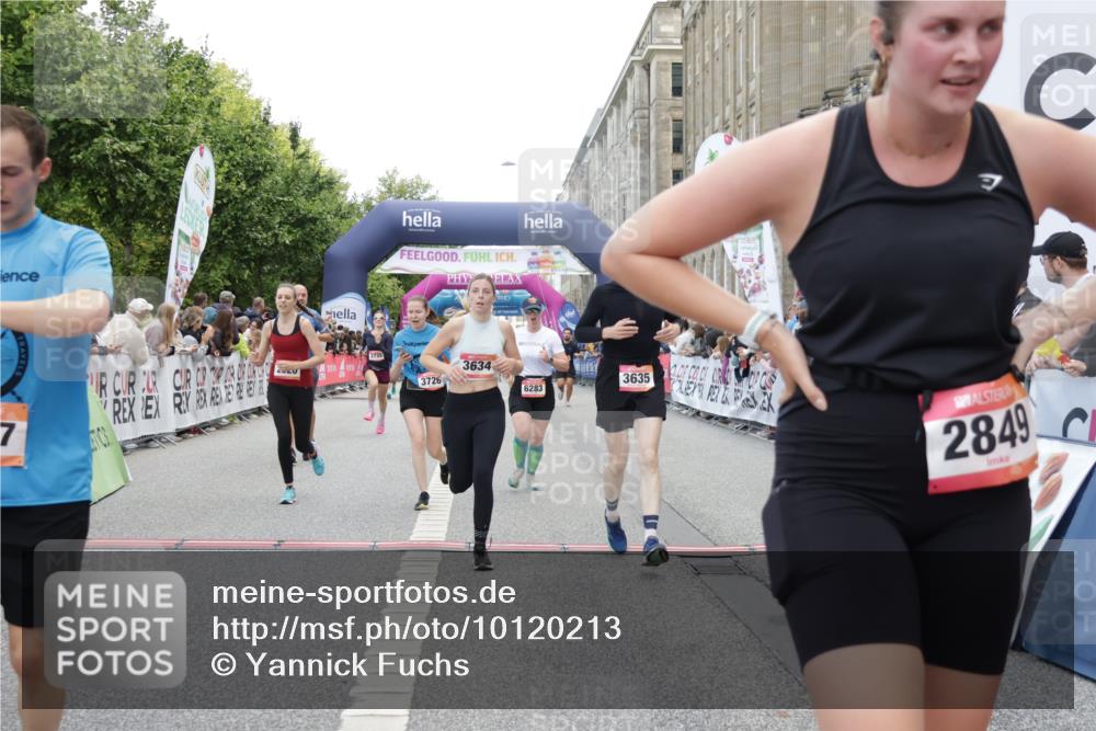 06.09.2026 - CURREX Alsterlauf Yannick Fuchs http://msf.ph/oto/10120213 06.09.2026 10:00:54 Ziel 2251, 2698, 2849, 2895, 3068, 3274, 3295, 3634, 3635, 3726, 3727, 3735, 4414, 5077, 5240, 5460, 5519, 5577, 5724, 6283, 6397, 6480, 8207, 8293 meine-sportfotos.de