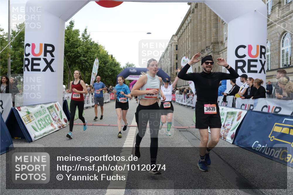 06.09.2026 - CURREX Alsterlauf Yannick Fuchs http://msf.ph/oto/10120274 06.09.2026 10:00:56 Ziel 2251, 2849, 2895, 3068, 3274, 3295, 3634, 3635, 3726, 3727, 3735, 4414, 5077, 5460, 5577, 6283, 8207, 8293 meine-sportfotos.de