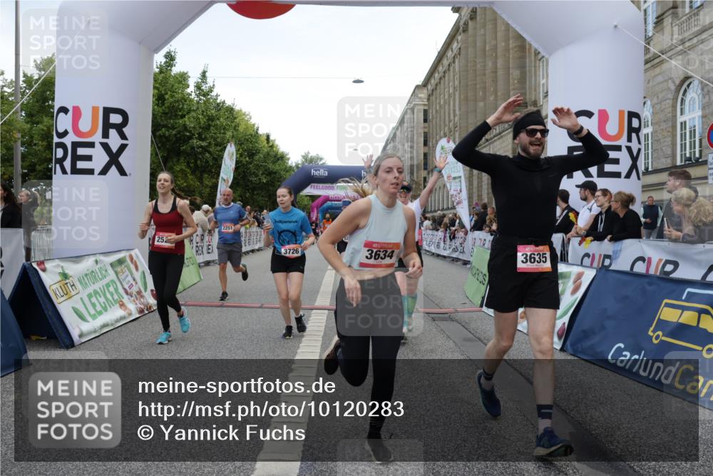 06.09.2026 - CURREX Alsterlauf Yannick Fuchs http://msf.ph/oto/10120283 06.09.2026 10:00:56 Ziel 2251, 2849, 2895, 3068, 3274, 3295, 3634, 3635, 3726, 3727, 3735, 4414, 5077, 5460, 5577, 6283, 8207, 8293 meine-sportfotos.de