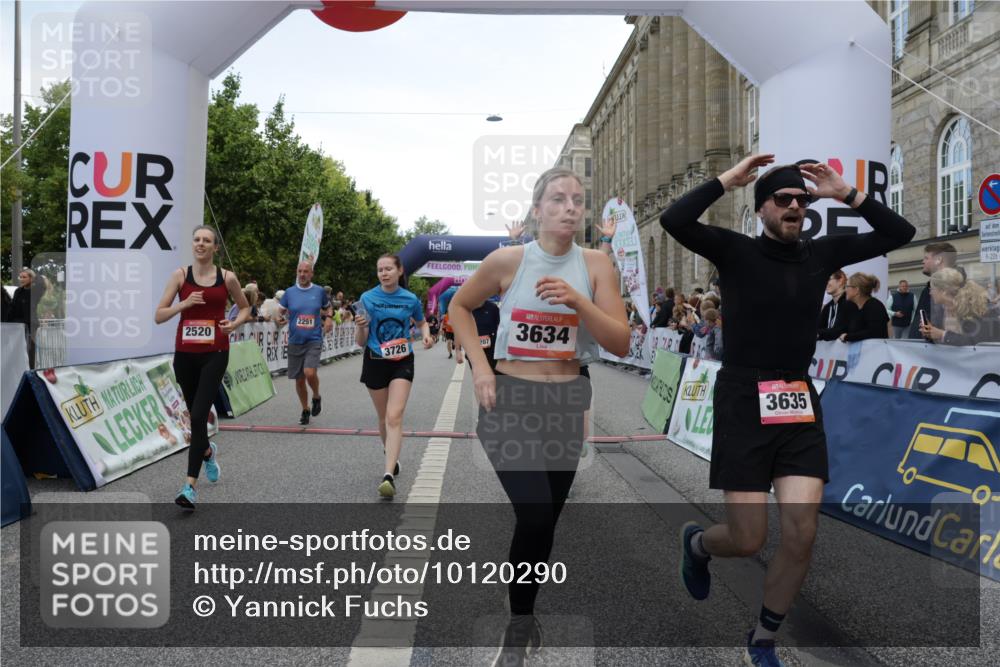 06.09.2026 - CURREX Alsterlauf Yannick Fuchs http://msf.ph/oto/10120290 06.09.2026 10:00:56 Ziel 2251, 2849, 2895, 3068, 3274, 3295, 3634, 3635, 3726, 3727, 3735, 4414, 5077, 5460, 5577, 6283, 8207, 8293 meine-sportfotos.de