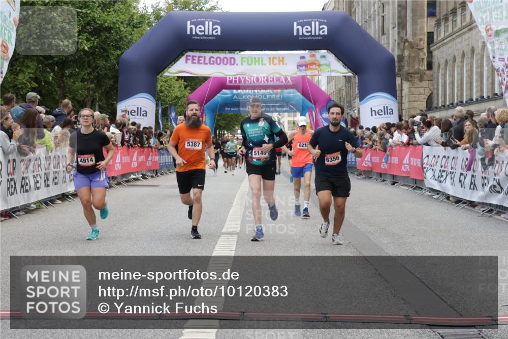 06.09.2026 - CURREX Alsterlauf Yannick Fuchs http://msf.ph/oto/10120383 06.09.2026 10:00:59 Ziel 2251, 2895, 3634, 3635, 3726, 3727, 3735, 4414, 4914, 5145, 5387, 5460, 6283, 6356, 8207 meine-sportfotos.de