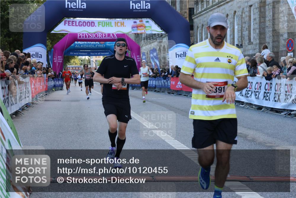 06.09.2026 - CURREX Alsterlauf Strokosch-Dieckow http://msf.ph/oto/10120455 06.09.2026 09:37:32 Ziel 2021, 2391, 3040, 3809, 4625, 5637, 6057, 6226, 6238, 6494 meine-sportfotos.de