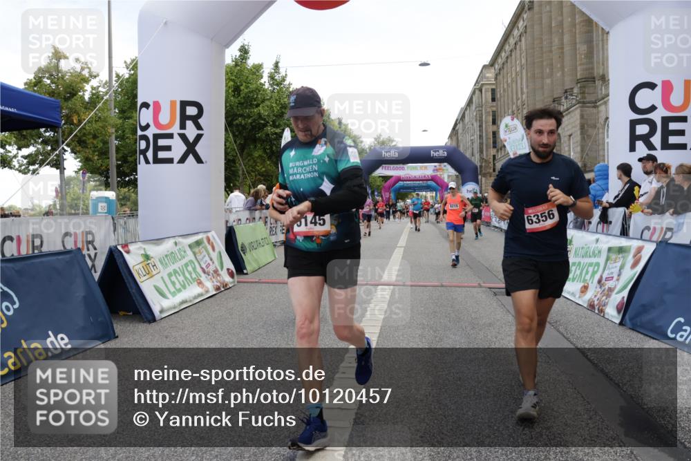 06.09.2026 - CURREX Alsterlauf Yannick Fuchs http://msf.ph/oto/10120457 06.09.2026 10:01:03 Ziel 2251, 3312, 3735, 3941, 4628, 4914, 5145, 5387, 6250, 6283, 6353, 6356, 8207, 8215 meine-sportfotos.de